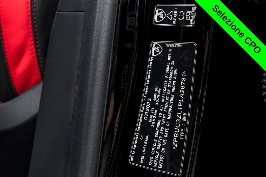 Used 2023 Lamborghini Urus Performante AWD/4WD image 12