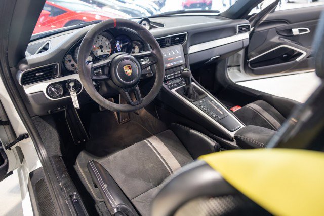 Used 2018 Porsche 911 GT3 RWD image 28