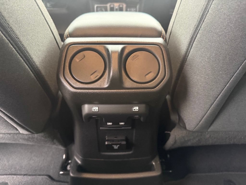 Used 2025 Jeep Wrangler Unlimited Sahara w/ Safety Group AWD/4WD image 38