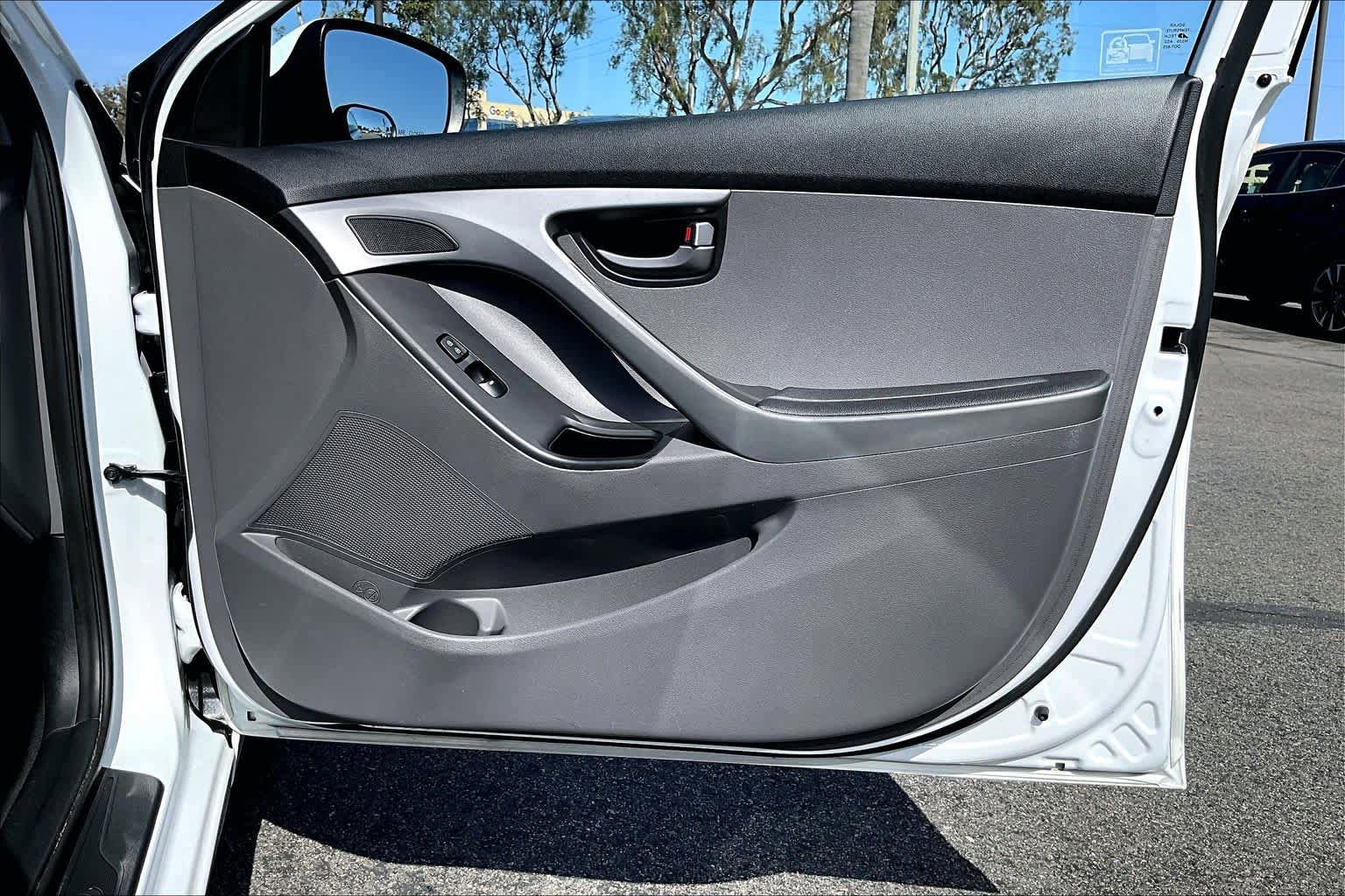 Used 2016 Hyundai Elantra SE FWD image 21
