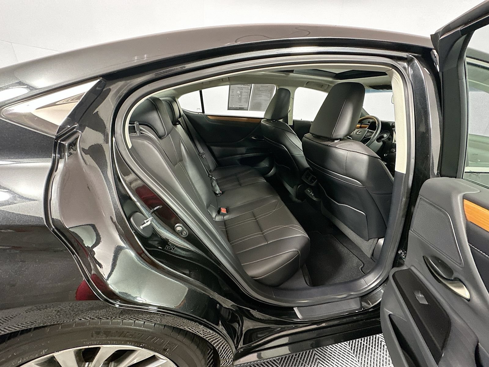 Used 2020 Lexus ES 350 w/ Accessory Package 2 FWD image 27