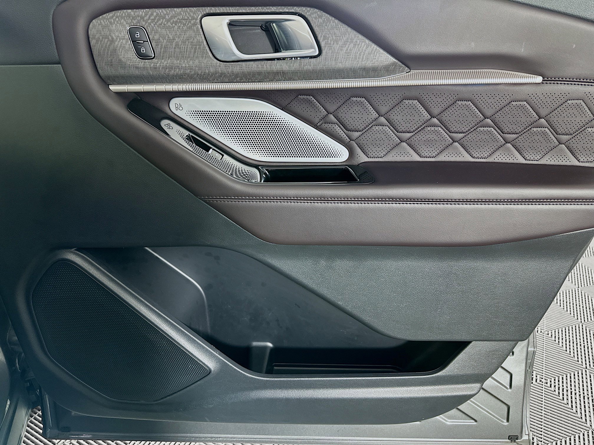 Used 2025 Ford Explorer Platinum w/ LUX Leather Package image 35