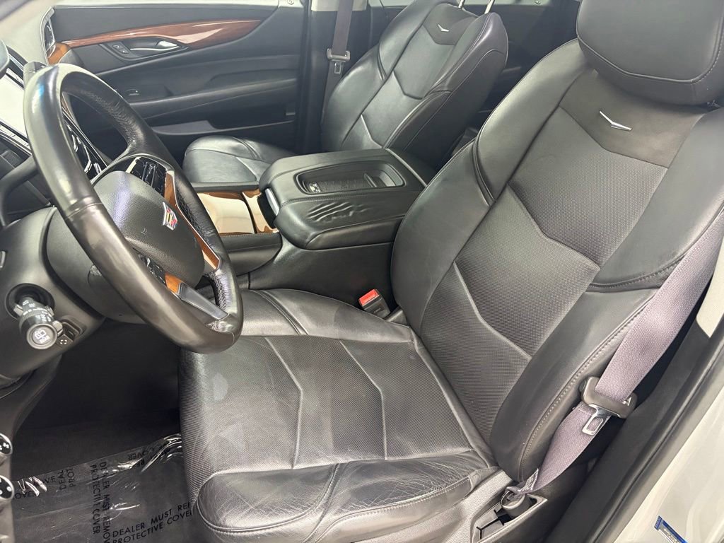 Used 2017 Cadillac Escalade ESV Luxury AWD/4WD image 14
