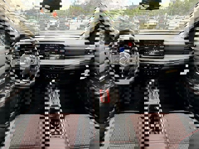 New 2025 Nissan Kicks SR w/ SR Premium Package image 18