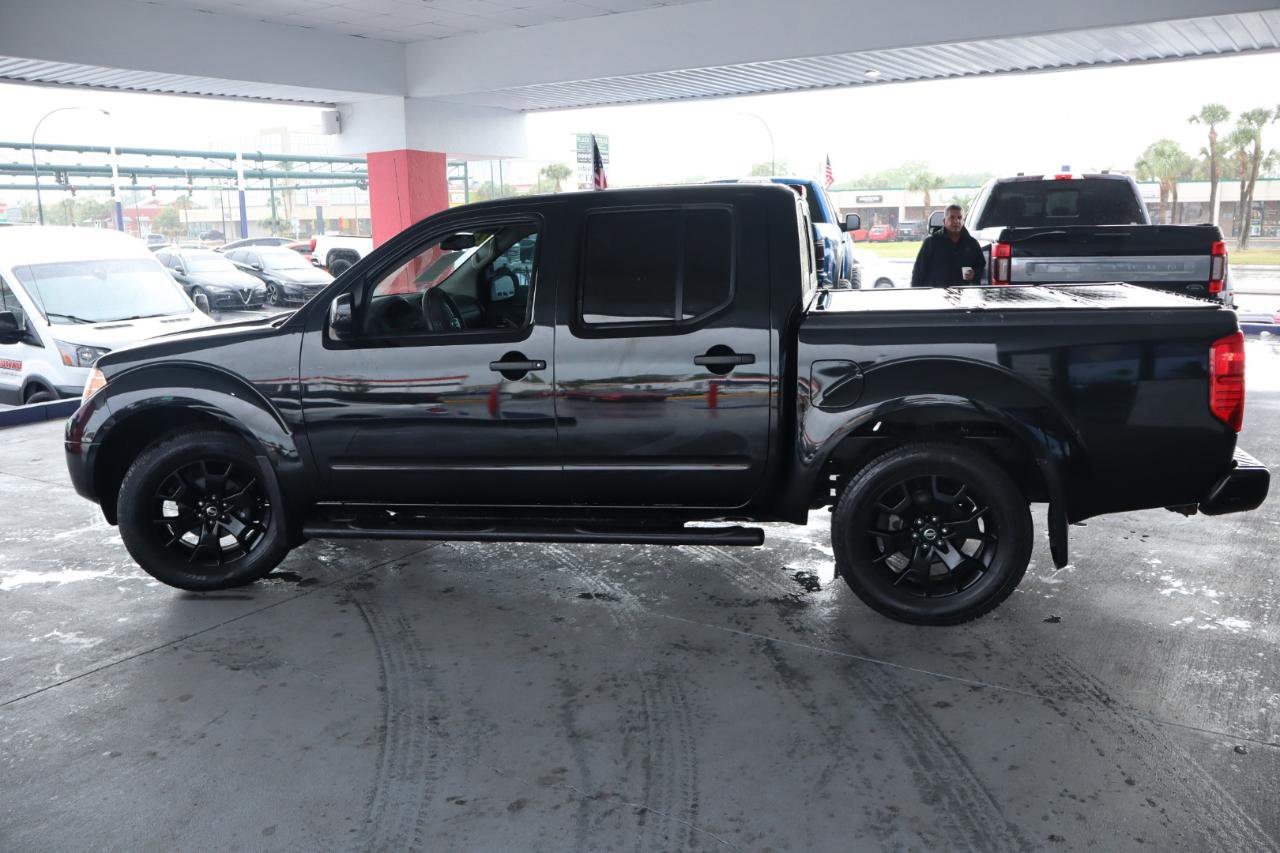 Used 2020 Nissan Frontier SV w/ Midnight Edition Floor Mats RWD image 8