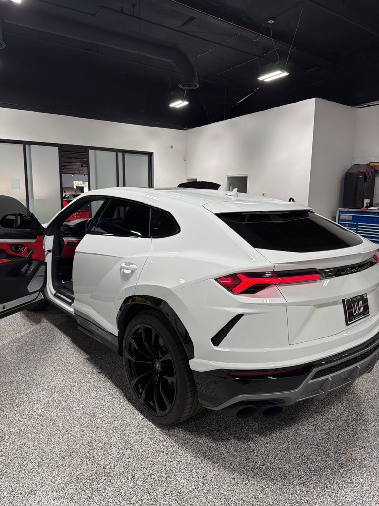 Used 2020 Lamborghini Urus AWD/4WD image 5