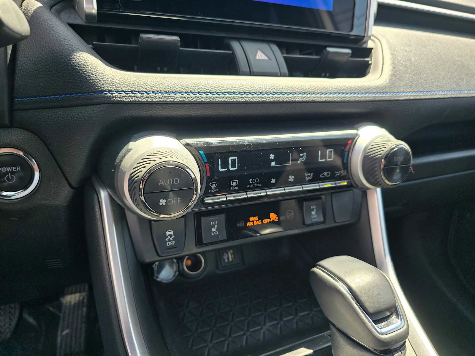 Used 2023 Toyota RAV4 SE w/ Convenience Package AWD/4WD image 30