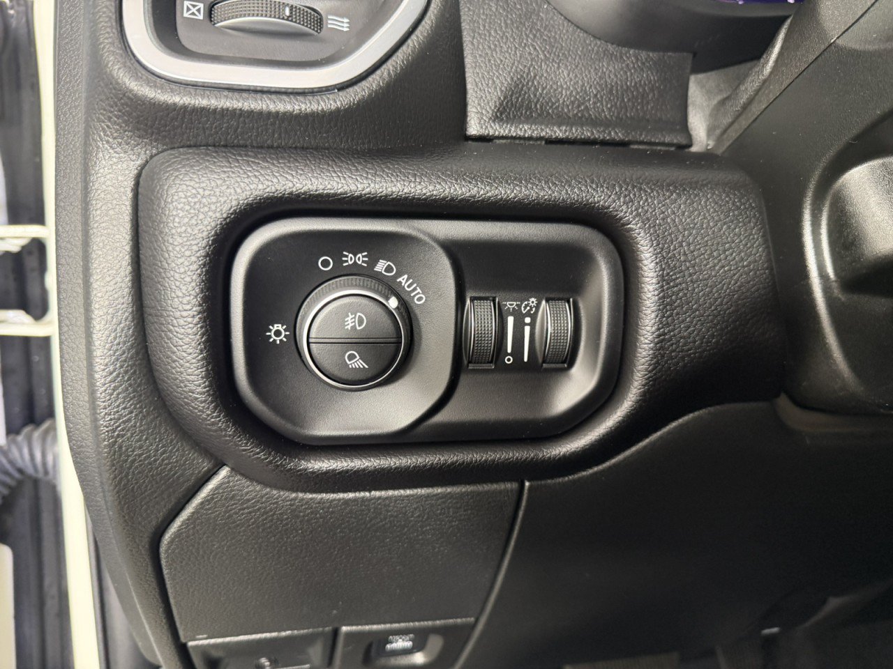 Used 2024 RAM 3500 Laramie w/ Night Edition AWD/4WD image 22