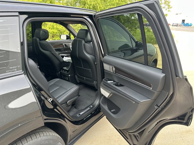 New 2026 Cadillac Vistiq Sport w/ LPO, Floor Liner Package image 30