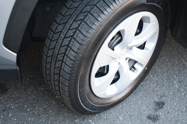 Used 2024 Toyota RAV4 LE AWD/4WD image 11