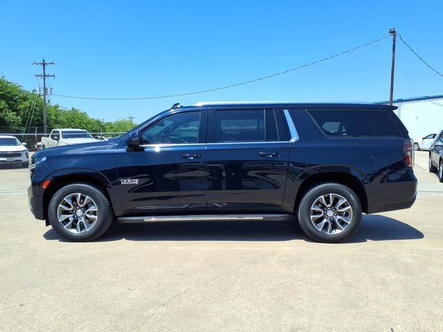Used 2024 Chevrolet Suburban LT w/ Luxury Package AWD/4WD image 4