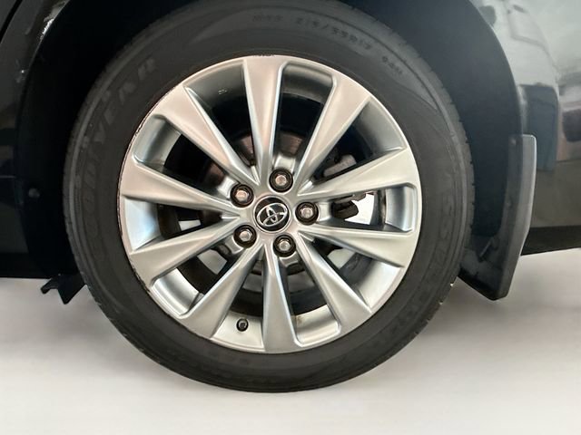 Used 2015 Toyota Camry XLE FWD image 29