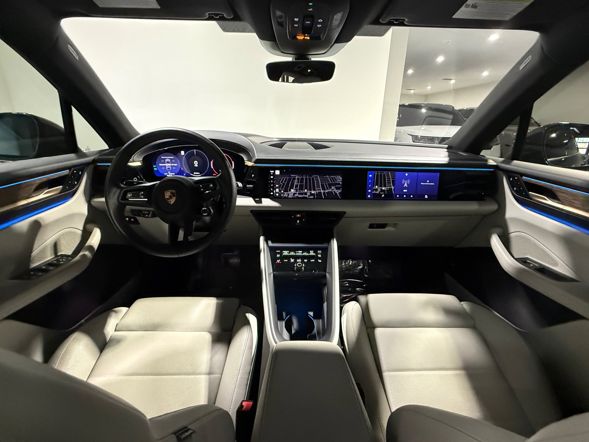 Used 2024 Porsche Macan 4 Electric w/ Premium Package image 39