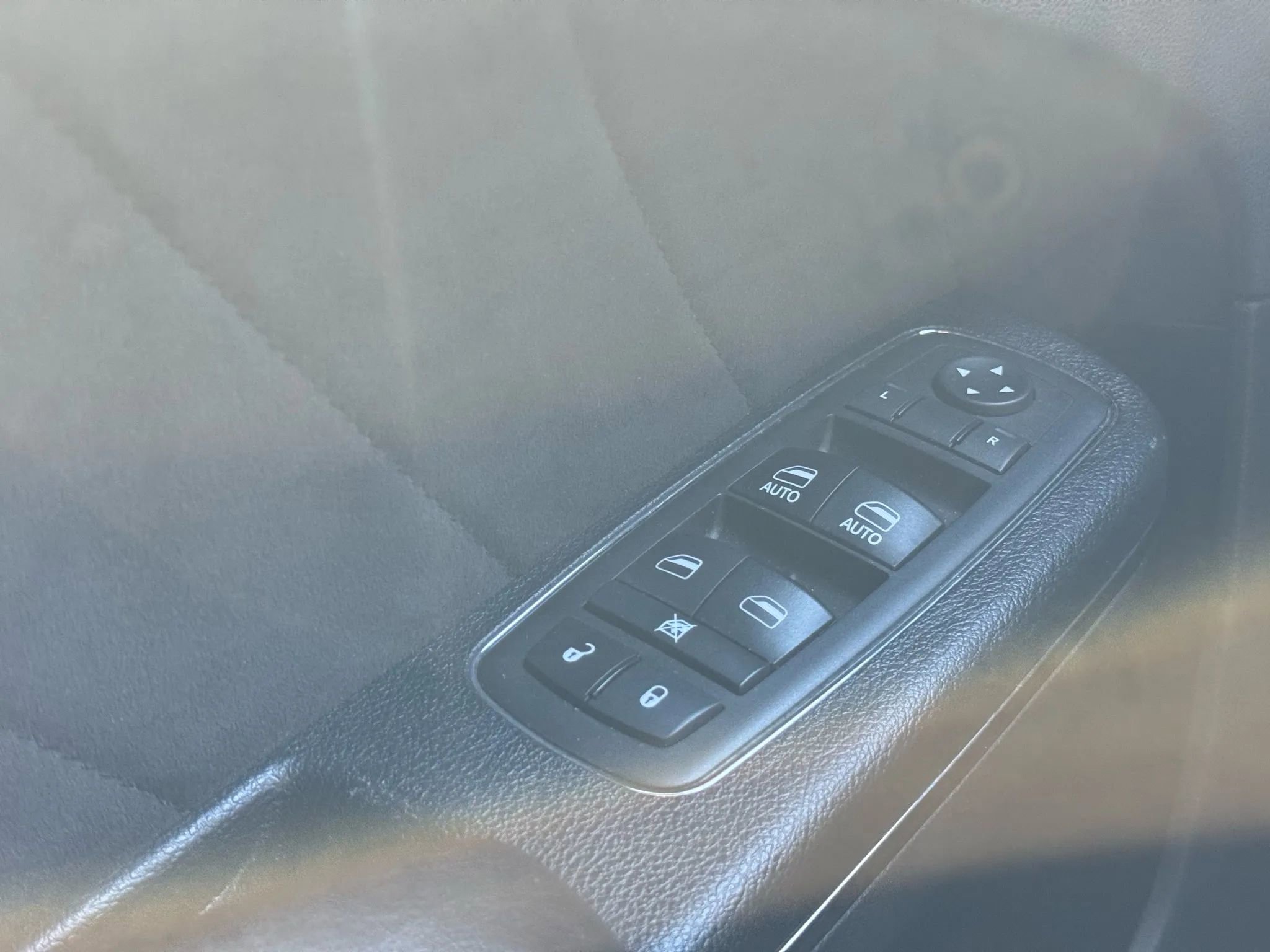 Used 2017 Dodge Charger SRT Hellcat image 34