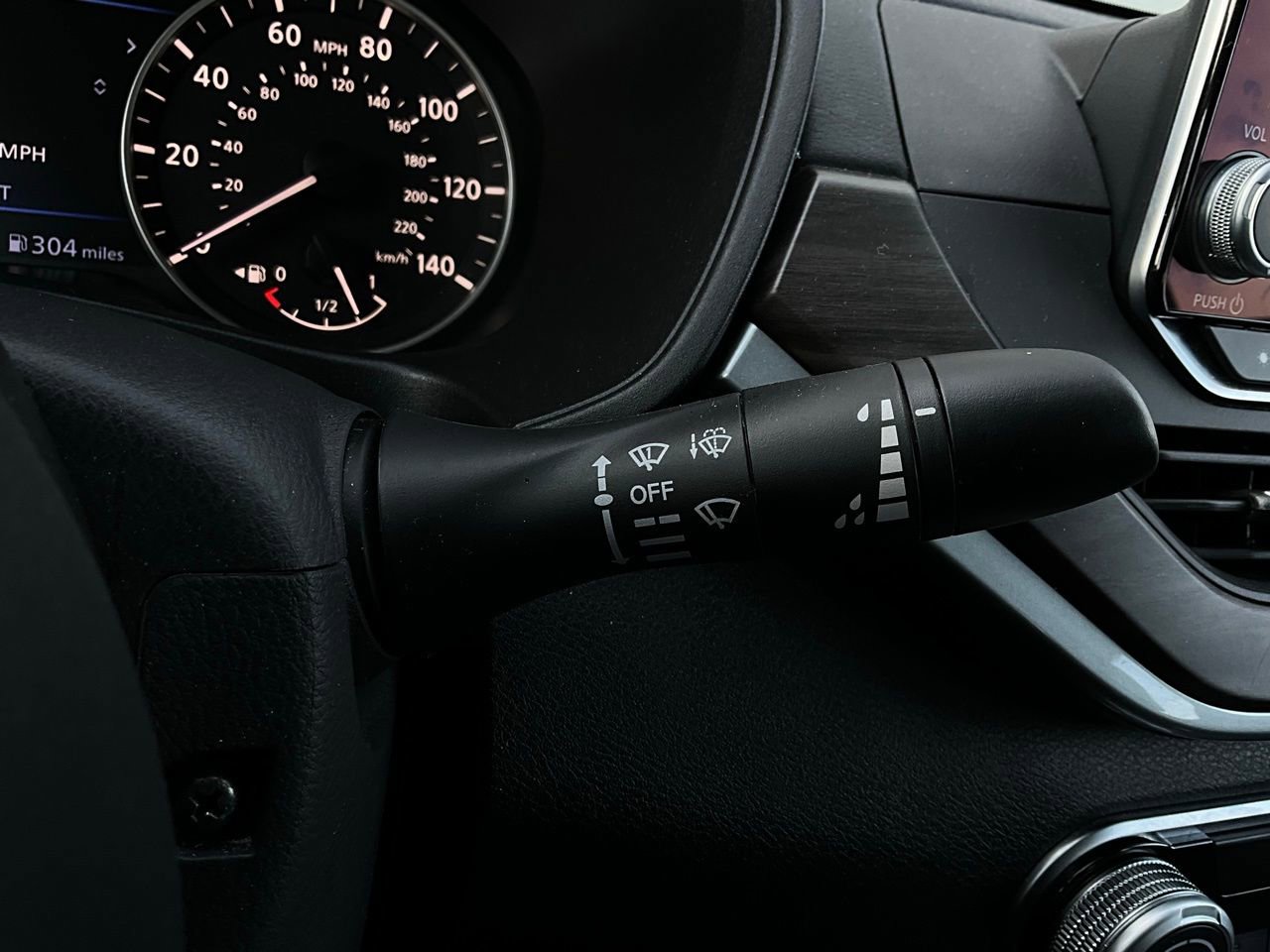 Used 2025 Nissan Altima 2.5 SV image 35