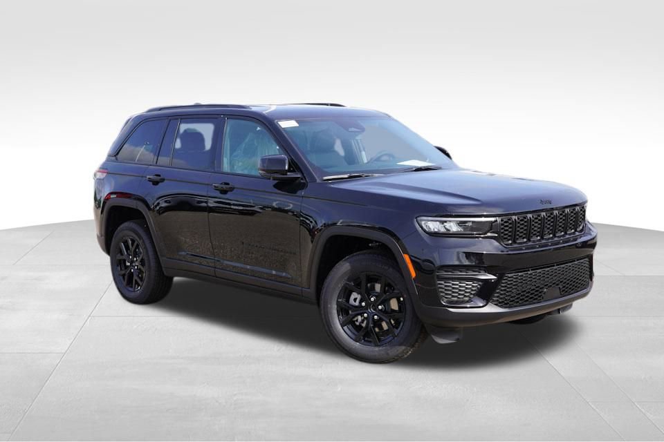 New 2025 Jeep Grand Cherokee Altitude w/ Trailer Tow Package