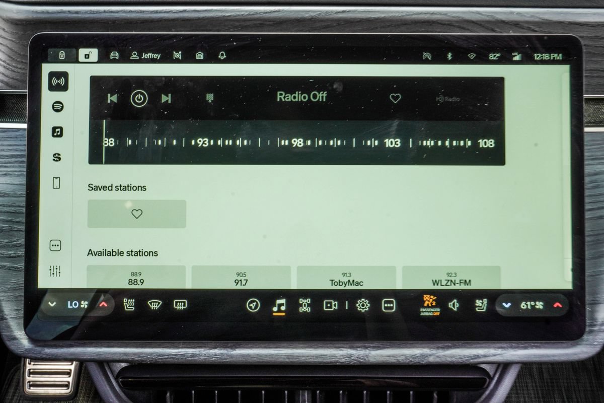 Used 2024 Rivian R1S Adventure Quad AWD/4WD image 22