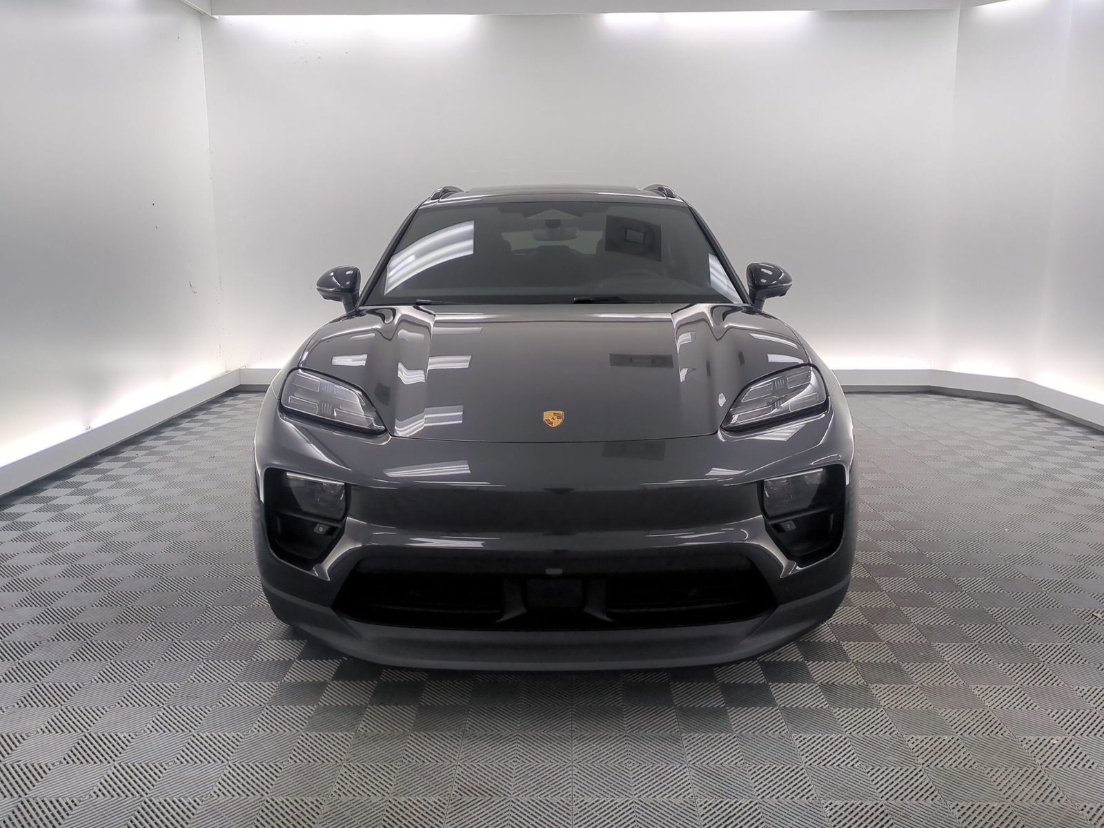 New 2026 Porsche Macan 4 Electric image 7