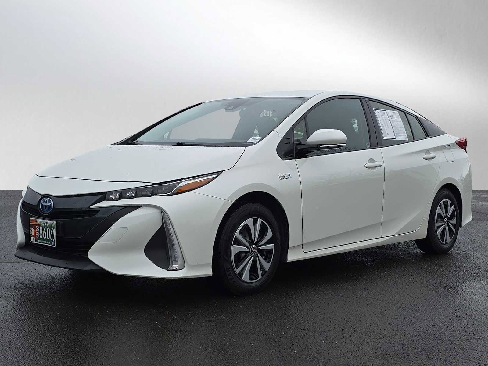 Certified 2018 Toyota Prius Prime Plus image 9