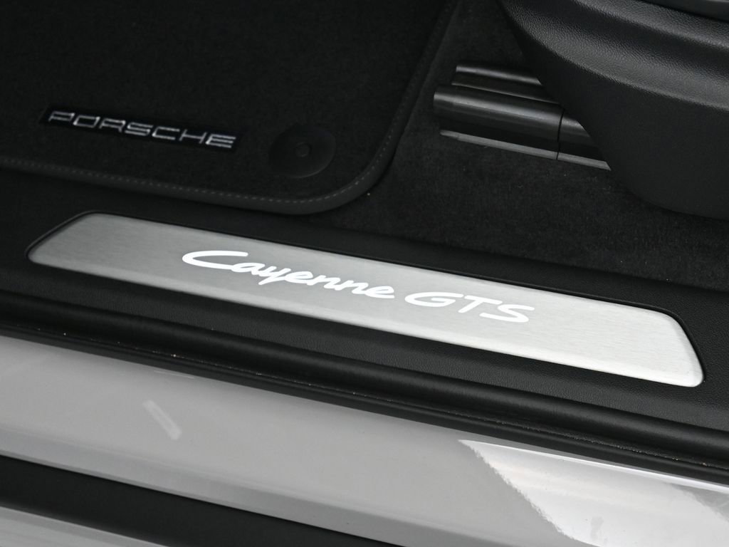 New 2026 Porsche Cayenne GTS image 16