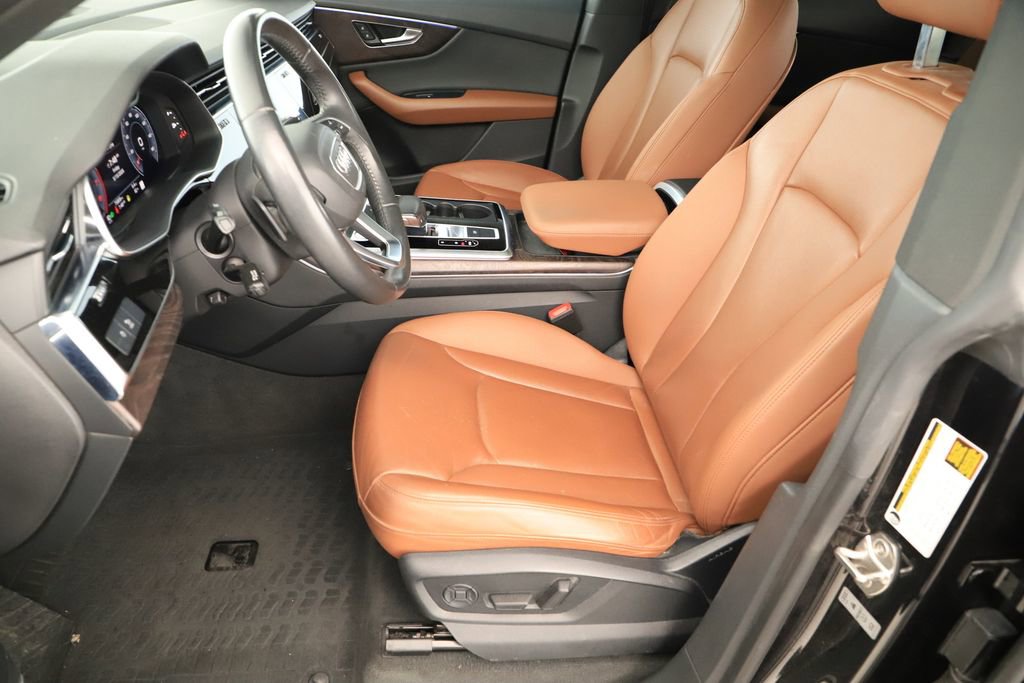 Used 2019 Audi Q8 Premium Plus w/ Premium Plus AWD/4WD image 23