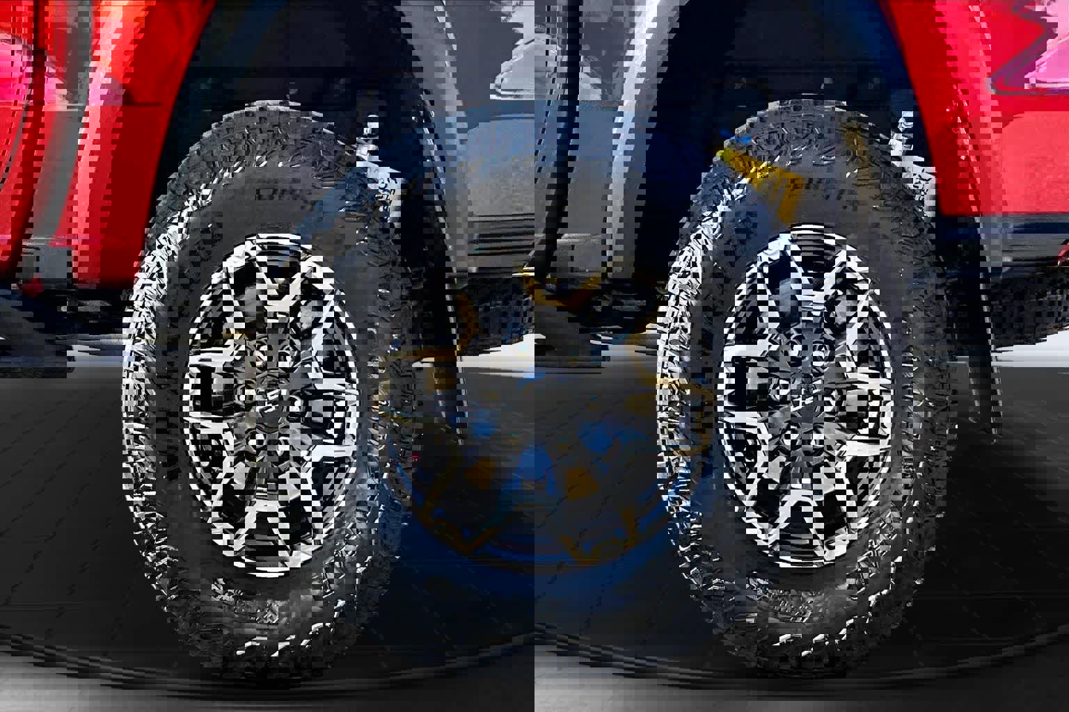 Used 2023 Chevrolet Colorado ZR2 w/ ZR2 Convenience Package III AWD/4WD image 36