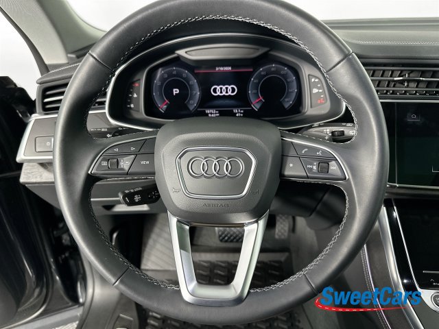 Used 2025 Audi Q8 Prestige AWD/4WD image 17