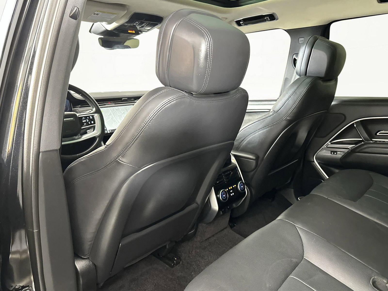 Used 2023 Land Rover Range Rover SE image 22