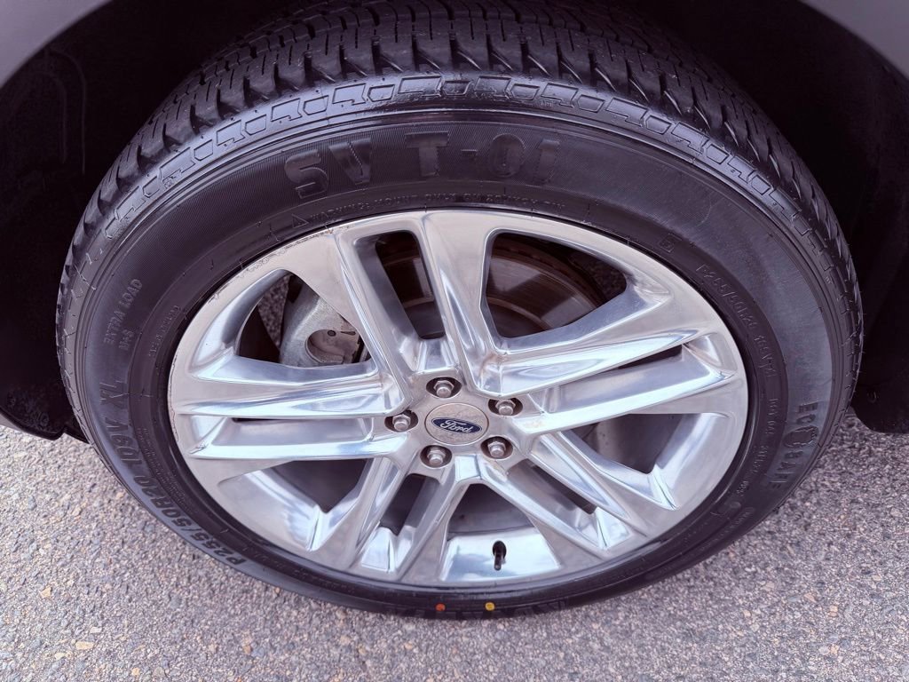 Used 2017 Ford Explorer XLT w/ Equipment Group 202A image 16