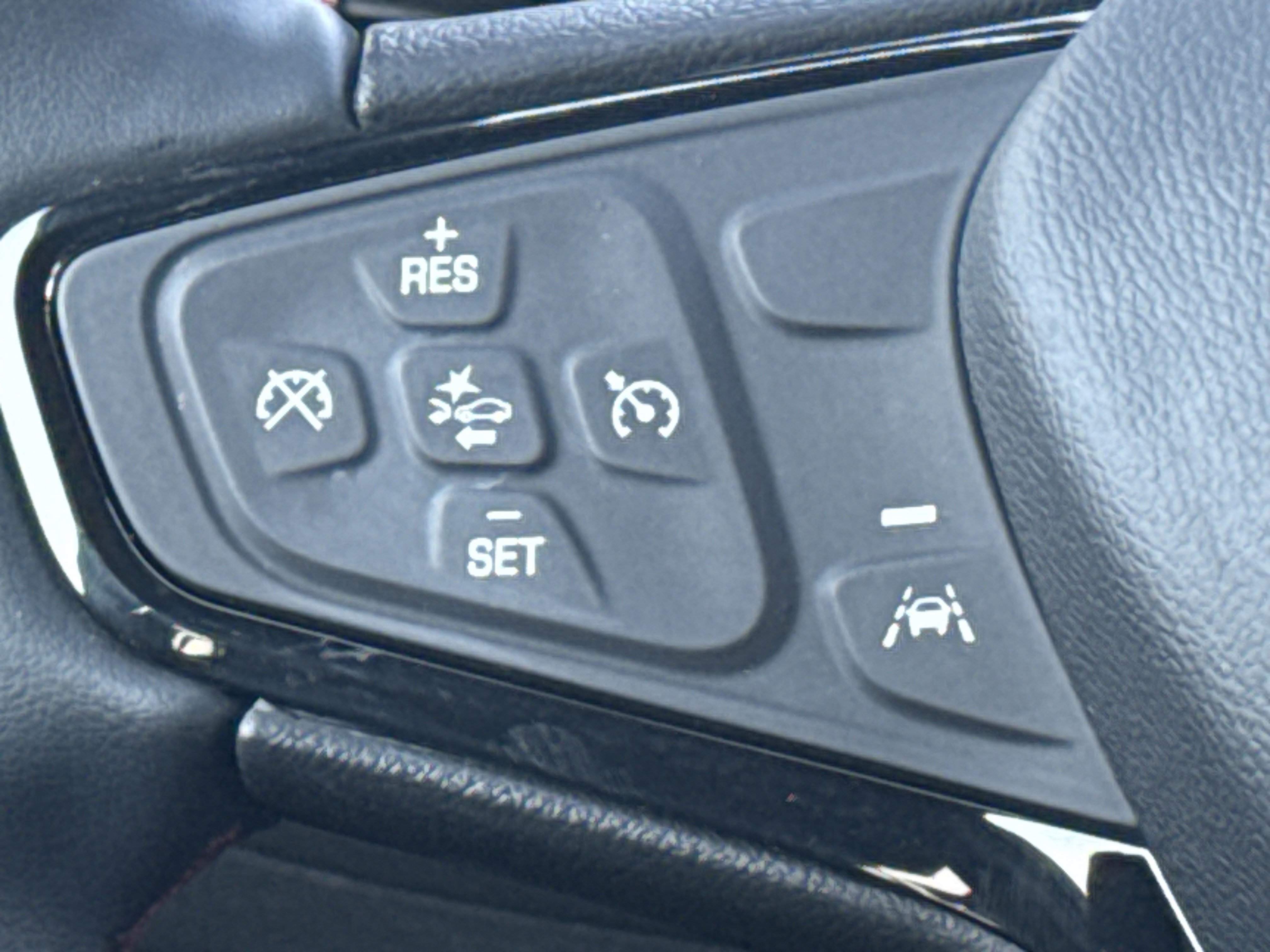 Used 2023 Chevrolet Equinox RS AWD/4WD image 19