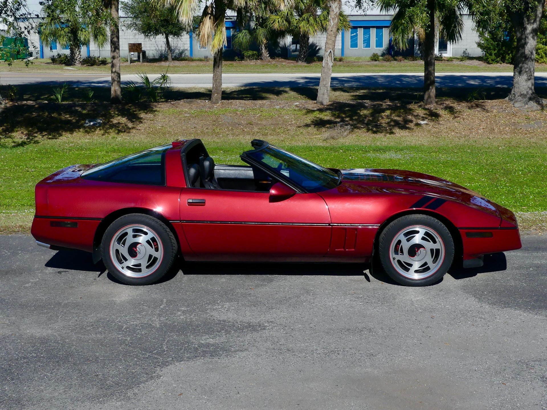 Used 1989 Chevrolet Corvette Coupe RWD image 28