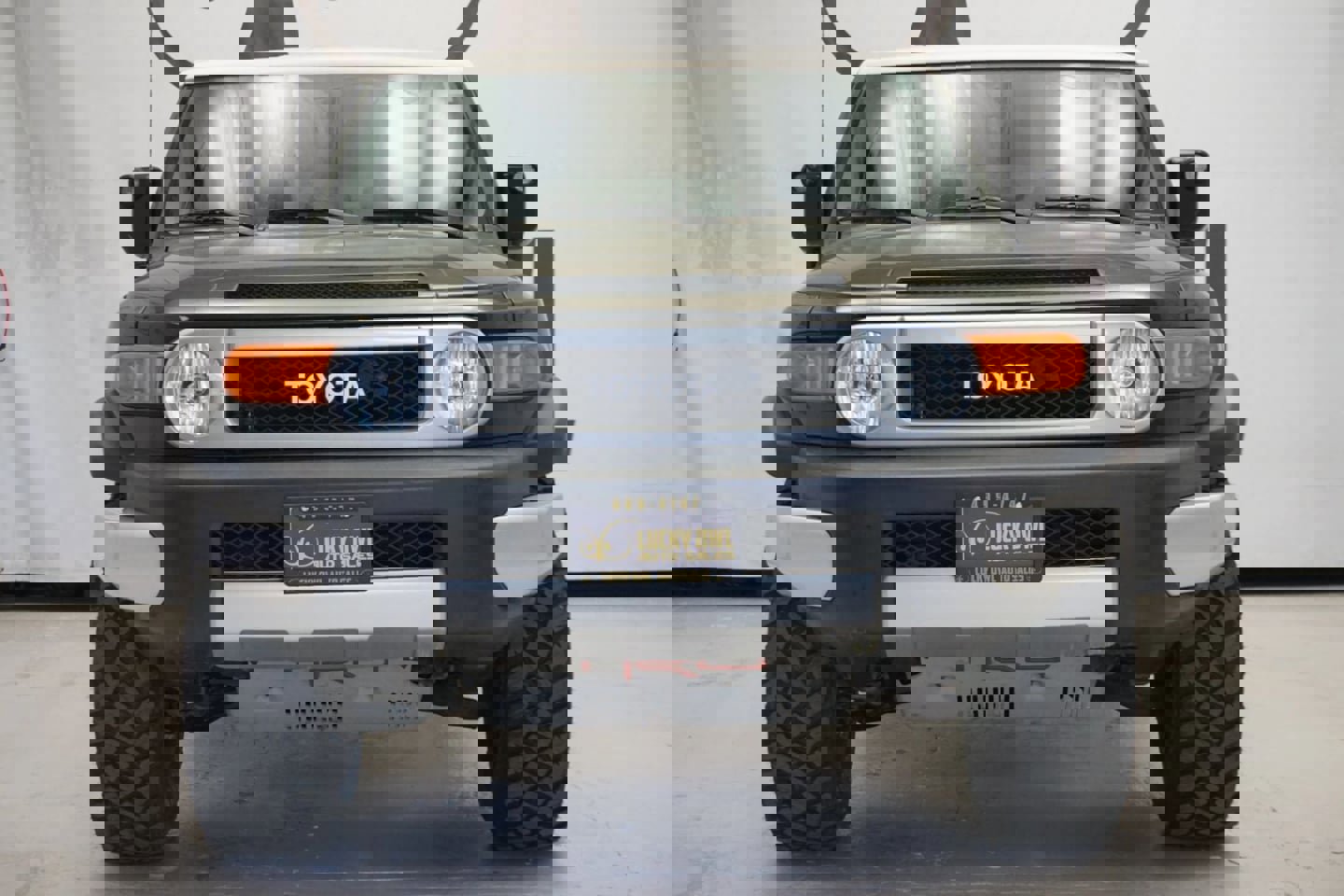 Used 2013 Toyota FJ Cruiser 4WD image 2