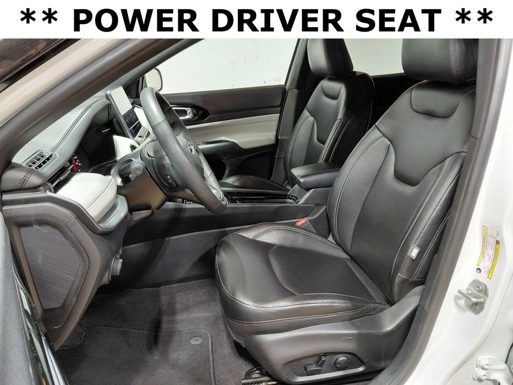 Used 2025 Jeep Compass Limited AWD/4WD image 16