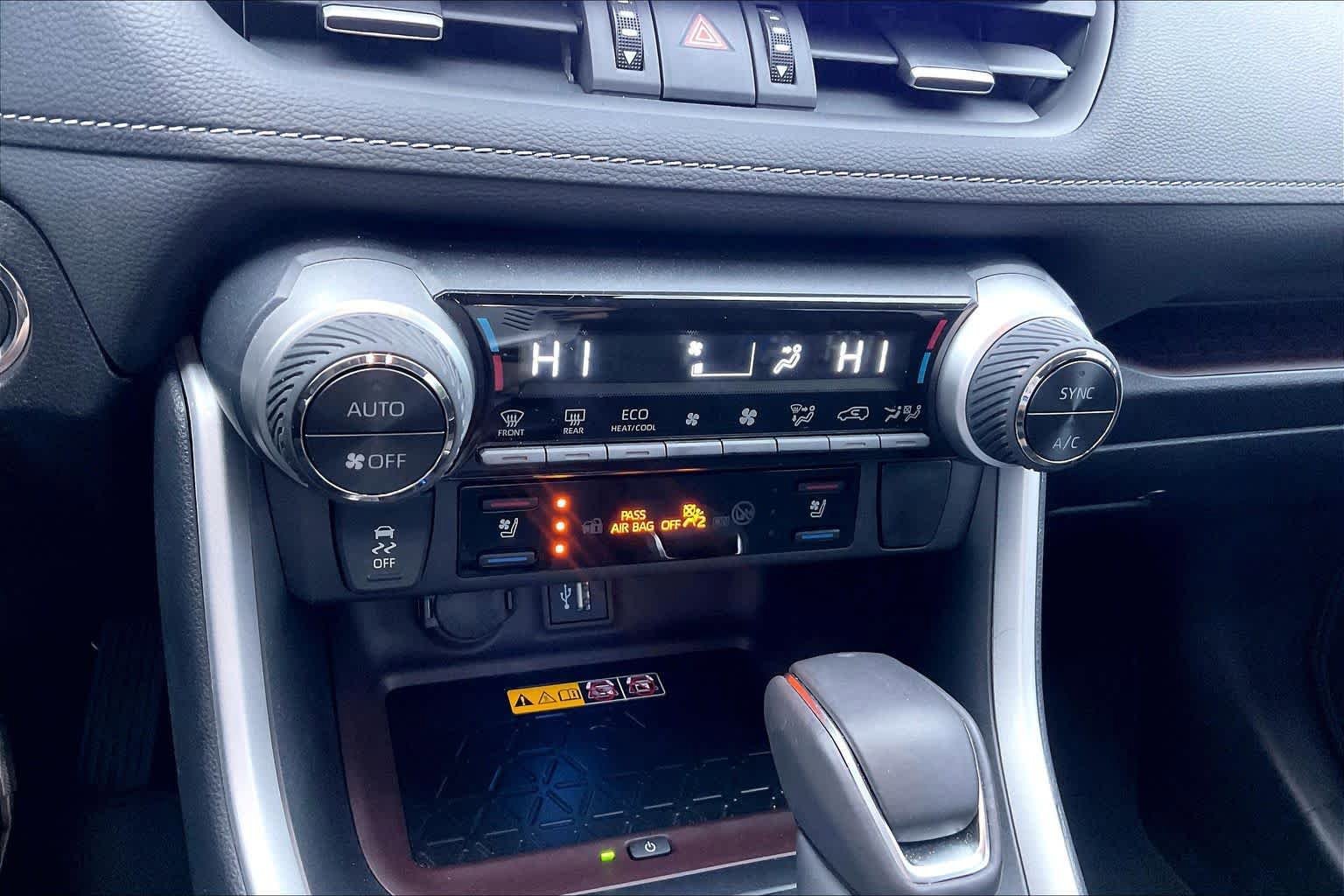 Used 2025 Toyota RAV4 Limited image 33