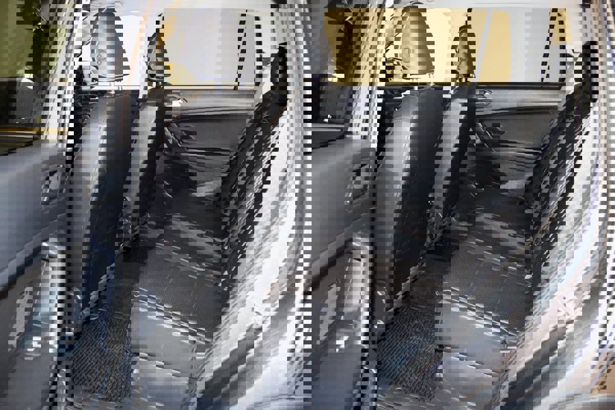 Used 2021 Volkswagen Tiguan SE w/ Panoramic Sunroof Package image 49