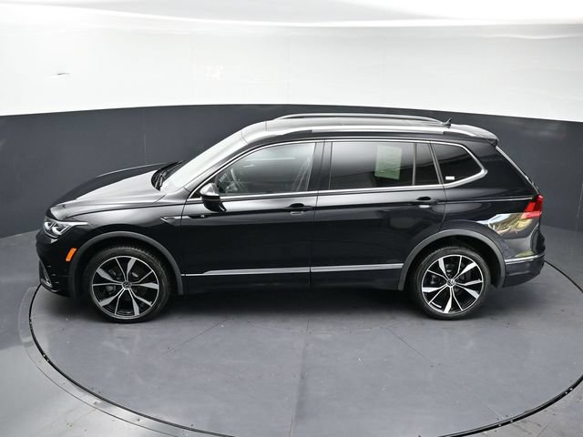 Used 2024 Volkswagen Tiguan SEL R-Line AWD/4WD image 31
