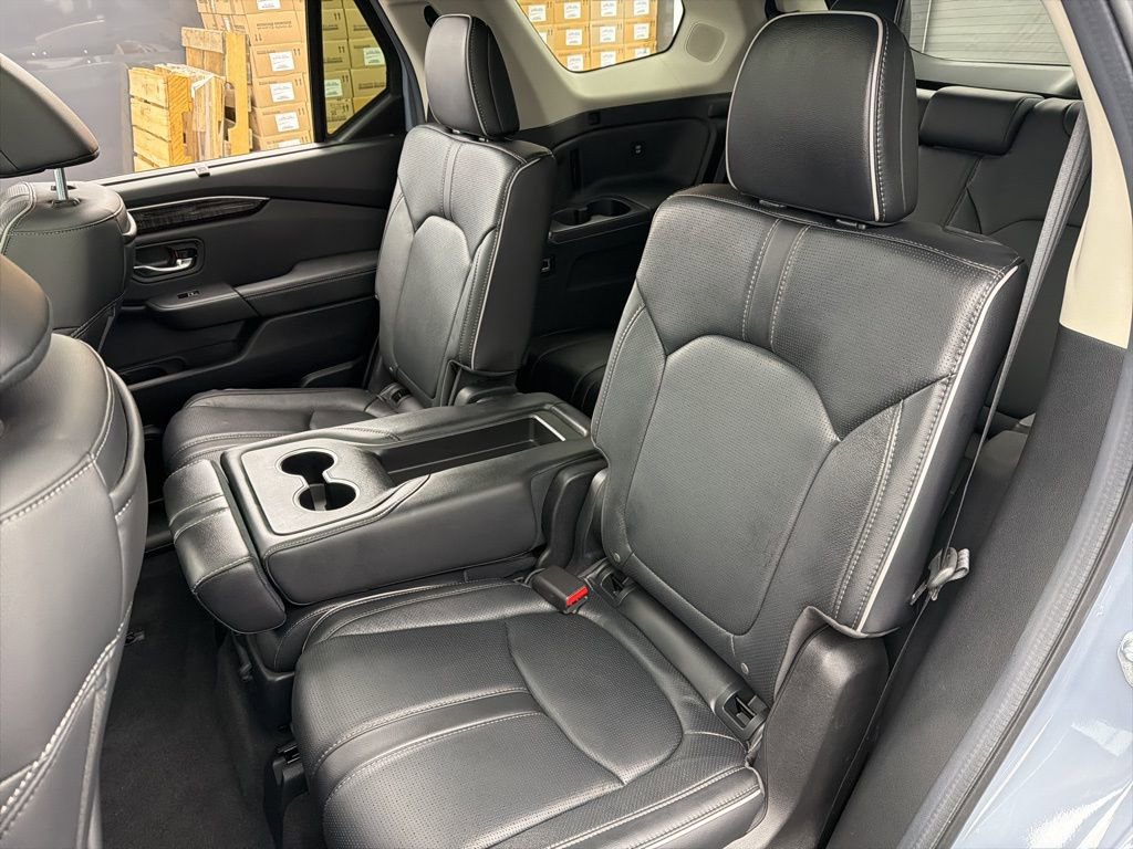 Used 2025 Honda Pilot Elite image 24