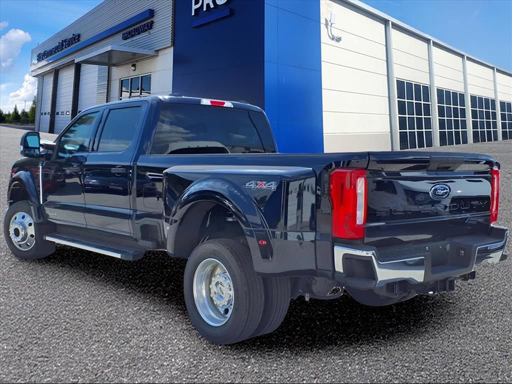 Used 2023 Ford F450 XLT image 2