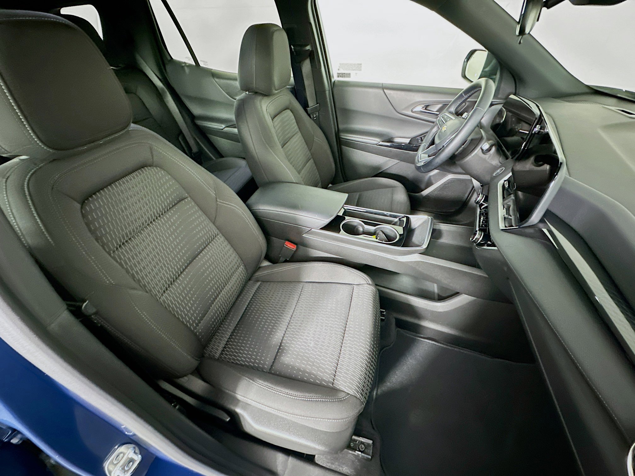 Used 2025 Chevrolet Equinox LT image 31