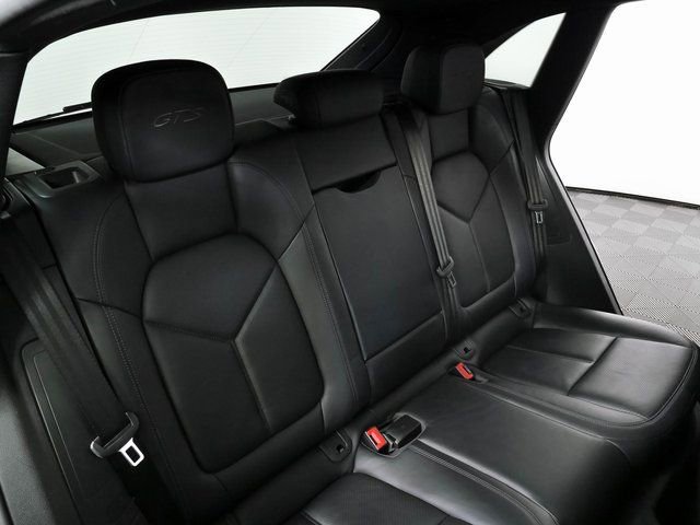 Used 2017 Porsche Macan GTS AWD/4WD image 18