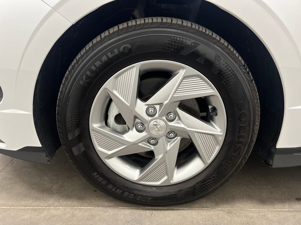 Used 2025 Hyundai Sonata SE FWD image 29