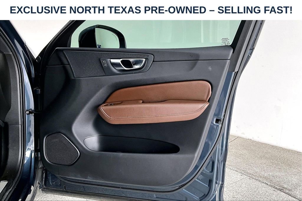 Used 2021 Volvo XC60 T5 Momentum w/ Premium Package FWD image 25