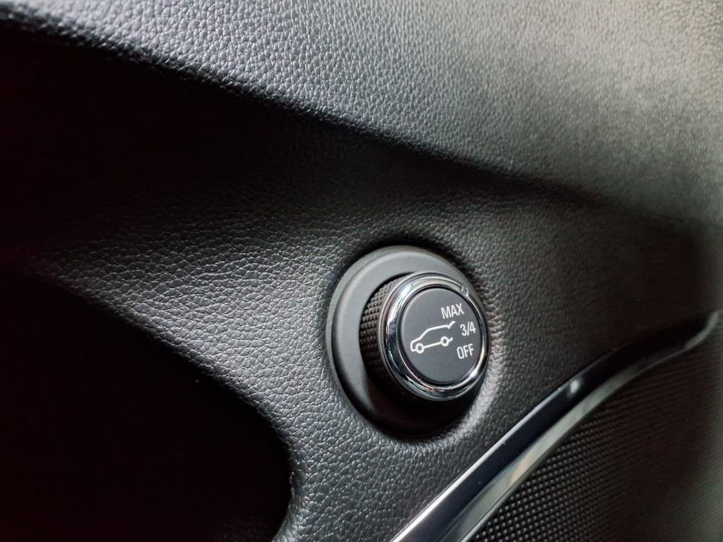 Used 2023 Buick Enclave Essence FWD image 18