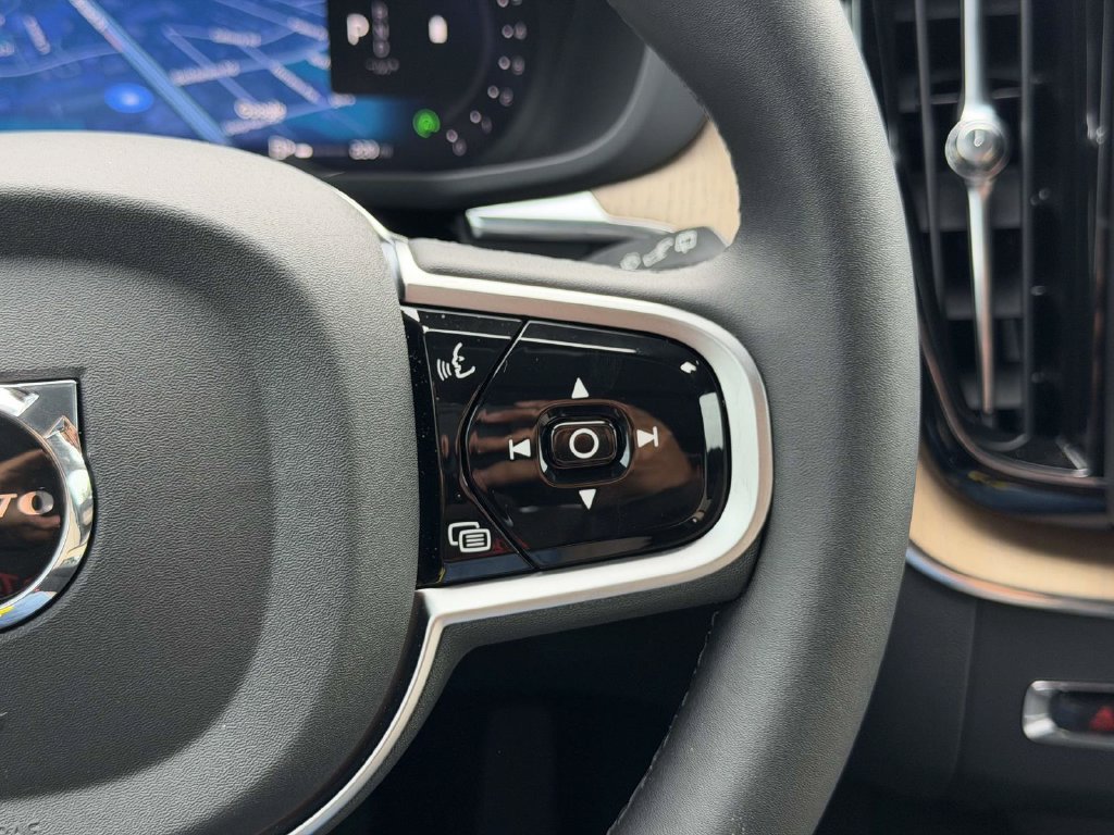 New 2026 Volvo XC60 B5 Plus w/ Climate Package AWD/4WD image 9