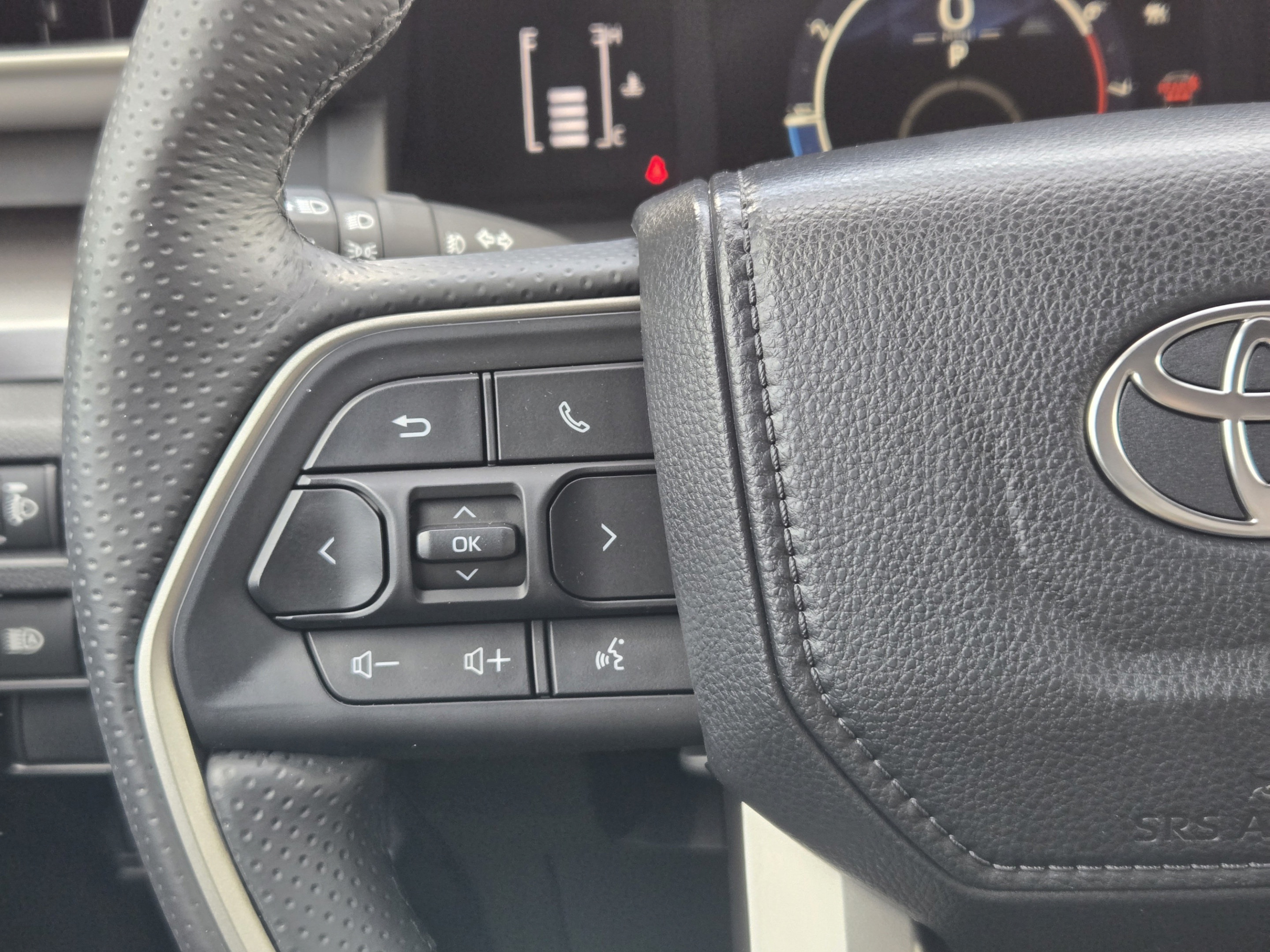 Used 2026 Toyota 4Runner SR5 AWD/4WD image 25