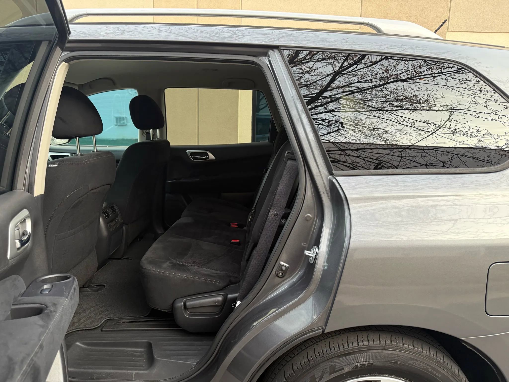 Used 2016 Nissan Pathfinder SV image 20