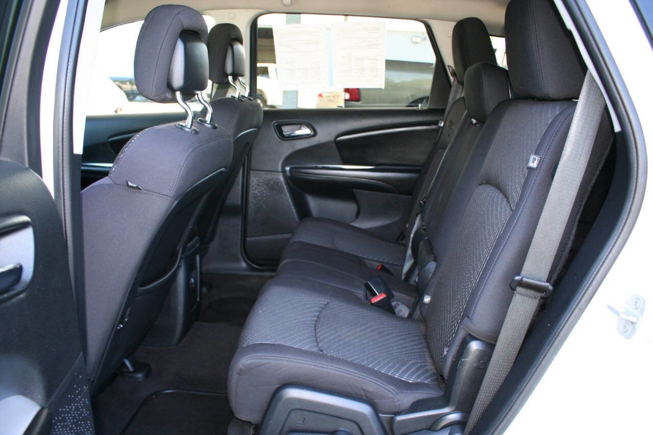 Used 2013 Dodge Journey SXT w/ Flexible Seating Group AWD/4WD image 18