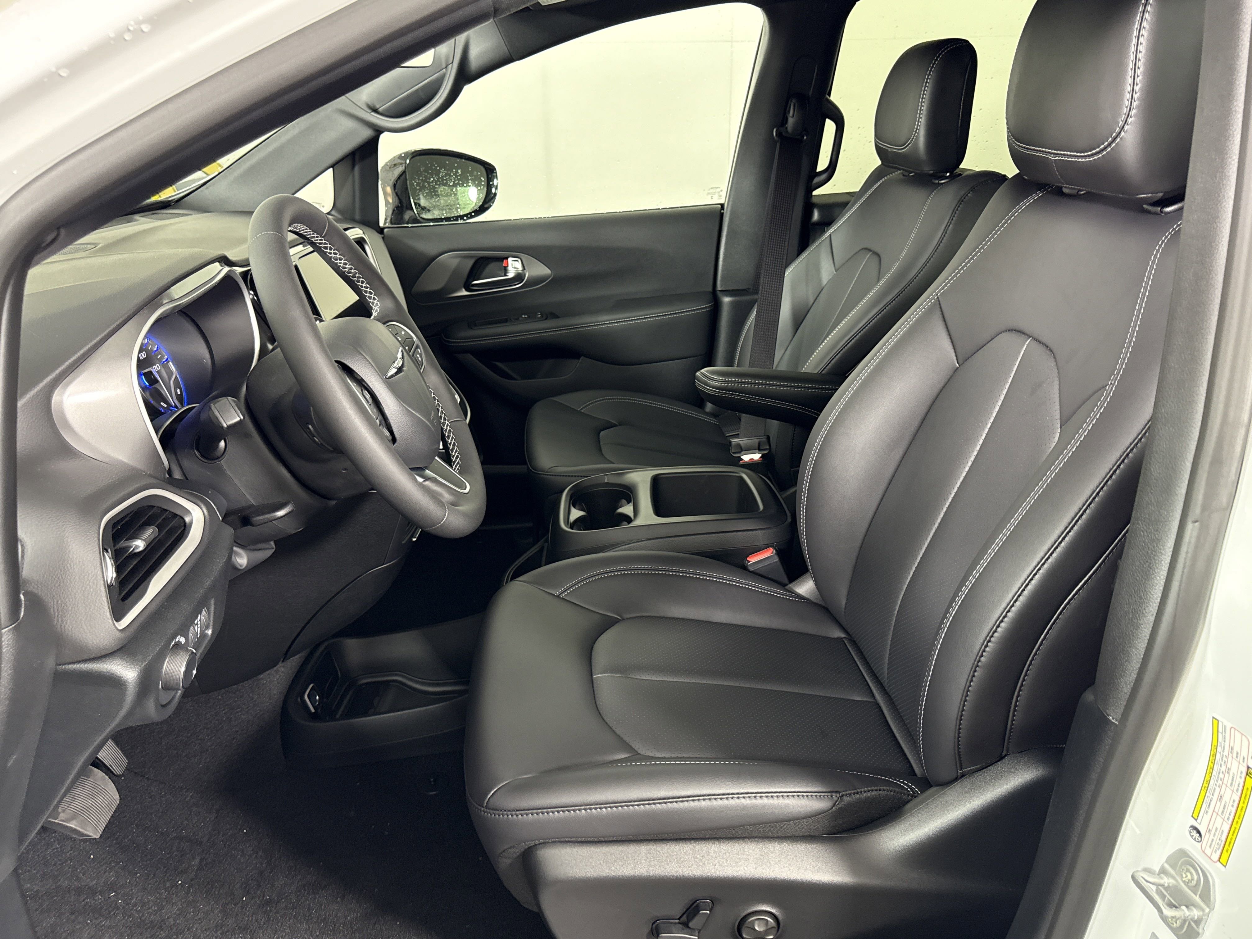 New 2026 Chrysler Voyager LX image 12