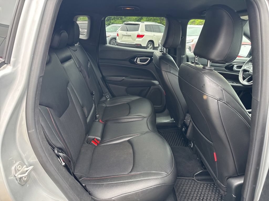 Used 2025 Jeep Compass Trailhawk AWD/4WD image 30