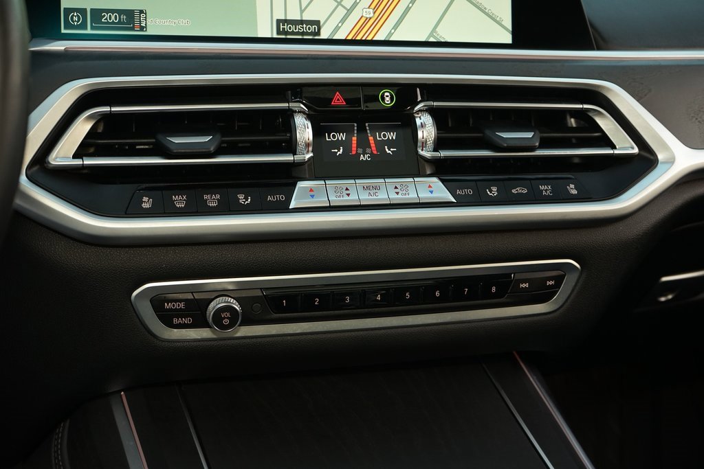 Used 2021 BMW X7 M50i image 18